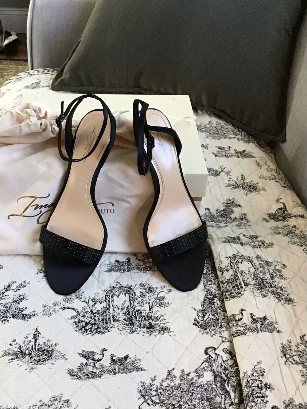 New! Vince Camuto Imagine -Kevil Black Satin studded sandals 8.5M
